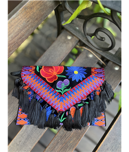 CLUTCH FLORENA PRETA COM FRANJAS