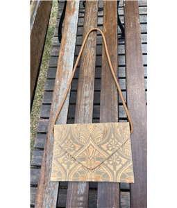CLUTCH LAMAE BEGE/CAMEL